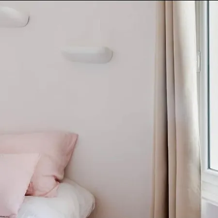 Magnifique Avec Cheminee Sur La 아파트 *