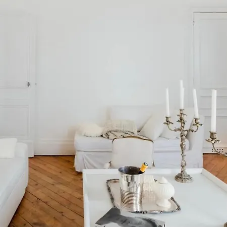 Magnifique Avec Cheminee Sur La * تروفيي سور مير