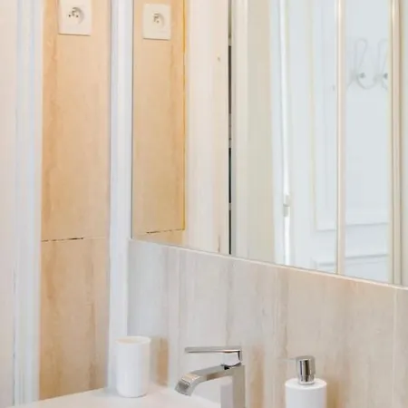 Magnifique Avec Cheminee Sur La *