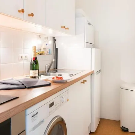 Magnifique Avec Cheminee Sur La *