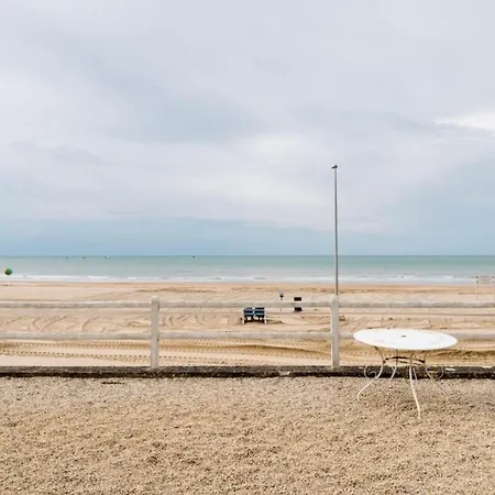 Magnifique Avec Cheminee Sur La