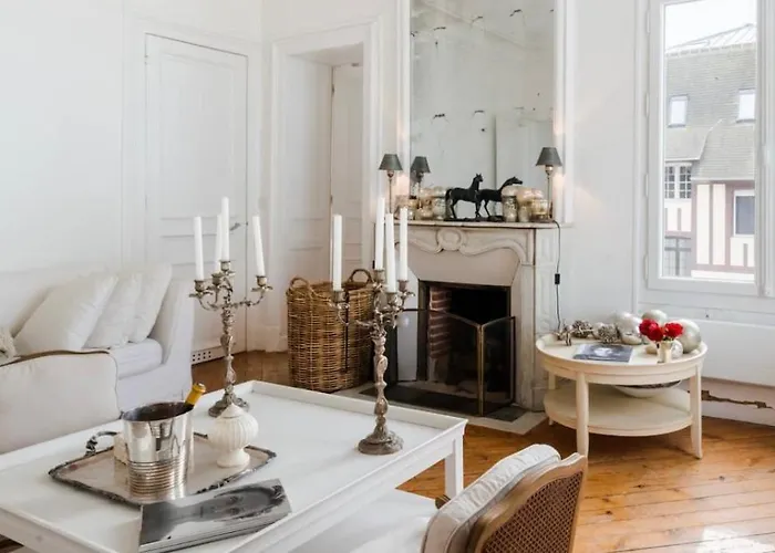 Magnifique Avec Cheminee Sur La Apartment Trouville-sur-Mer