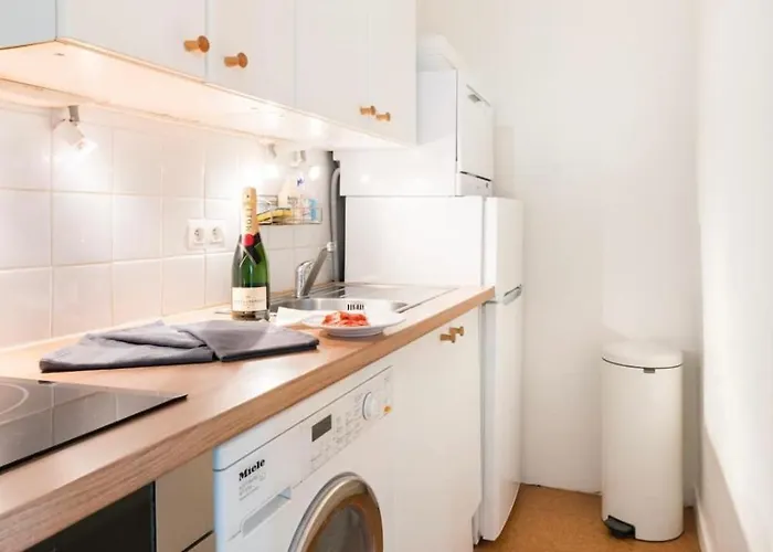 Magnifique Avec Cheminee Sur La *